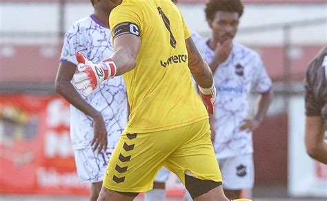 Ele fez isso no campo inacreditável Goleiro Bruno ex Flamengo volta