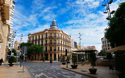 Cuatro Comercios Que Deberías De Visitar Si Vas Al Centro De Almería