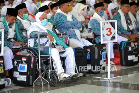 Jamaah Calon Haji Asal Pati Tiba Di Asrama Haji Donohudan Republika