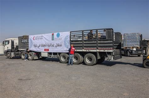 Qatar Red Crescent Society Qrcs Sends 15 Truck Humanitarian Convoy To Aid