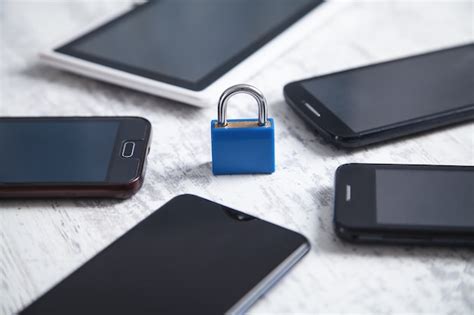 premium photo padlock  smartphones