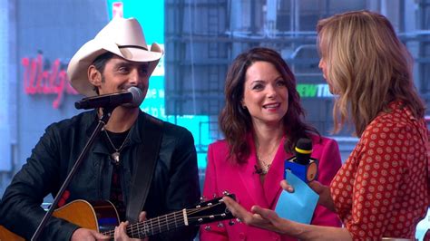 Brad Paisley, Kimberly Williams-Paisley break ground on charity store ...