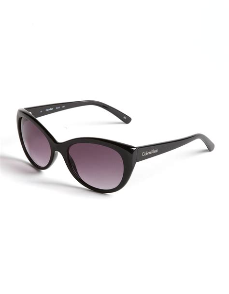 Calvin klein Cat-eye Sunglasses in Black | Lyst