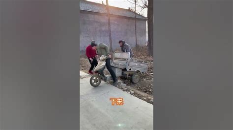 下集叛逆了这俩人看一遍笑一遍笑得肚子疼专治各种不开心搞笑视频专治不开心每天逗你开心一笑搞笑 Youtube