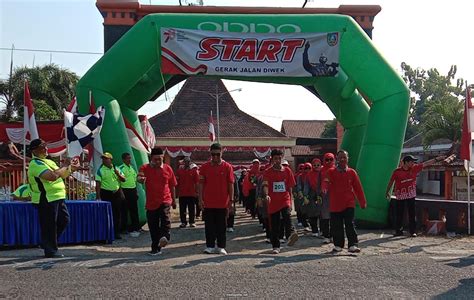 Gerak Jalan Kecamatan Diwek Diikuti 250 Regu Media Petisi