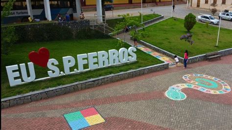 Aqui também passou a Estrada de Ferro Leopoldina São Pedro dos Ferros