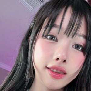 Jessica Ly Edad Familia Biografía Famous Birthdays