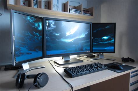 30 Coolest and Inspiring Multi monitor Gaming setups – Techverse