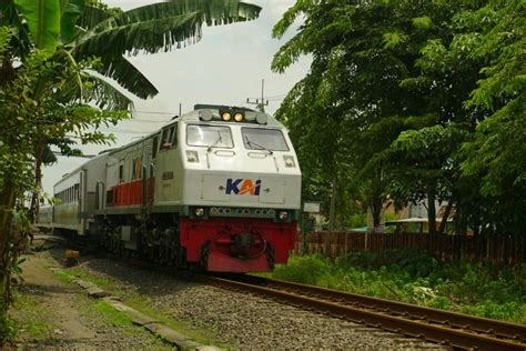 Dinobatkan Stasiun Kereta Api Tertinggi Se Indonesia Ini Sederet