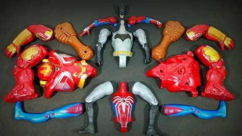 Merakit Mainan Spider Man Vs Batman Vs Siren Head Vs Hulk Buster