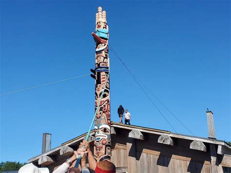 Haida Gwaii Celebrates Raising Of Massive Totem Pole By Local Carver