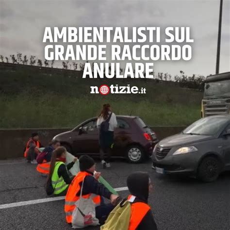 Blocco Stradale Degli Attivisti A Roma Automobilisti Inferociti