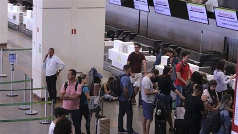 Suspens O De Voos Da Avianca Hoje Surpreendeu Passageiros Em Sp Poca