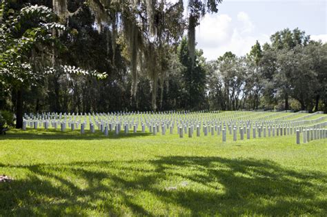 Graves at Florida National Cemetery | ClipPix ETC: Educational Photos ...