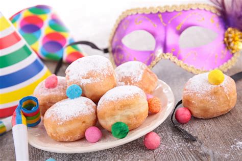 Recettes Mardi Gras beignets bugnes gaufres et crêpes