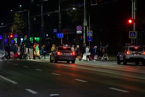 Poli Ia A Demontat Mai Multe Corturi I A Re Iunut Patru Protestatari