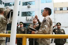 Ceremonia de Izamiento del Pabellón Nacional por el Día del Arma de