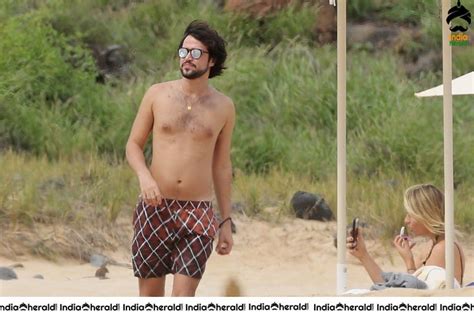 Tennis Player Maria Sharapova Wearing A Bikini In Hawaii Se