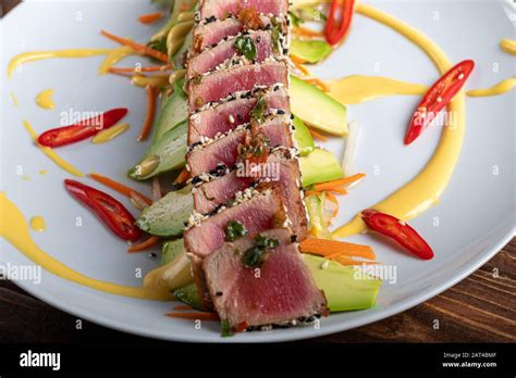 Japanische Küche Tataki Mit Thunfisch Frittierter Fisch Mit