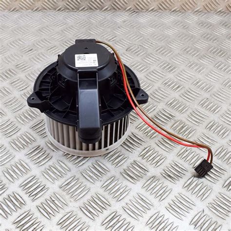 MERCEDES-BENZ EQA H243 250 Heizungsgebläsemotor A2478308600 140 kW 2021 ...