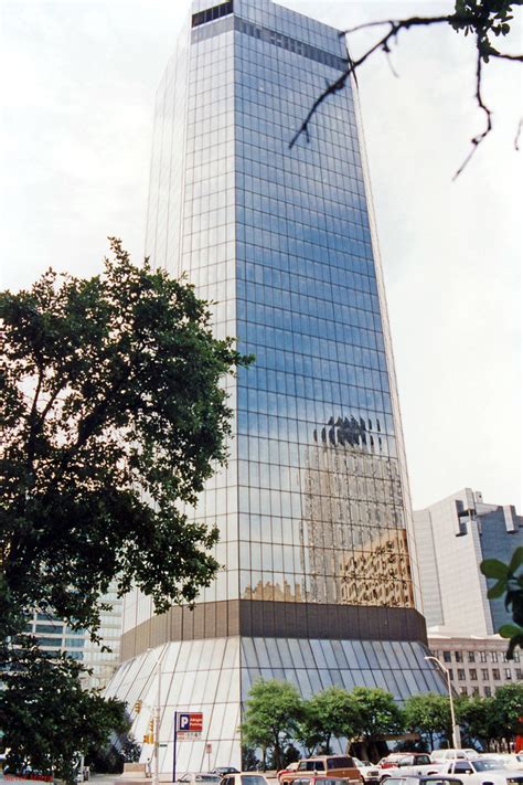 Bank One Tower Fort Worth 1993 Originally Completed In 1 Flickr