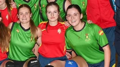 La Princesa Leonor Dice Adi S A Murcia Con Un Partido De Voleibol