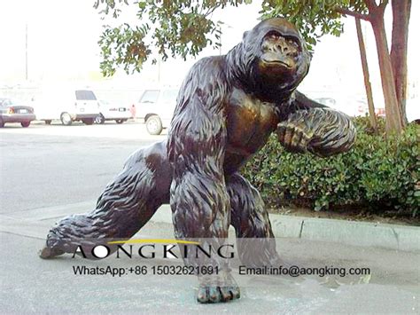 Monumental statue of King Kong | Animal Sculpture