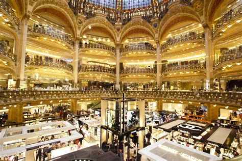 Grands magasins Affirmer son identité Dossiers LSA Conso