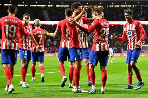 Atlético de Madrid vence Alavés e sobe ao pódio de LaLiga