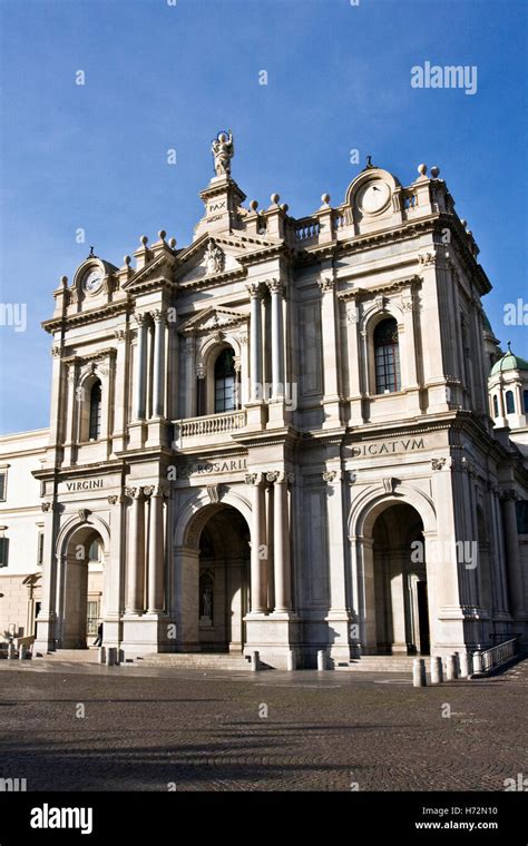 Basilica Del Santuario Di Nostra Signora Del Rosario Il Santuario