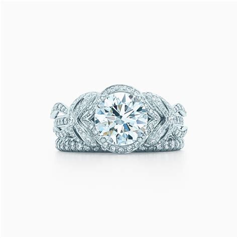 Tiffany Bow ribbon engagement ring in platinum. | Tiffany & Co.