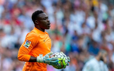 Idriss Carlos Kameni Continue De Dribbler Hugo Broos Camfoot