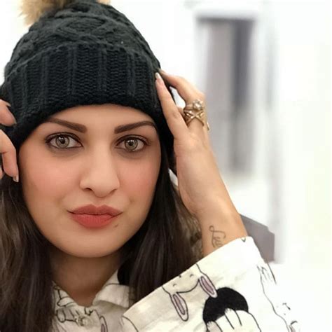 Himanshi Khurana 👑 On Instagram 👀👀👀👀” Cute Poses Instagram