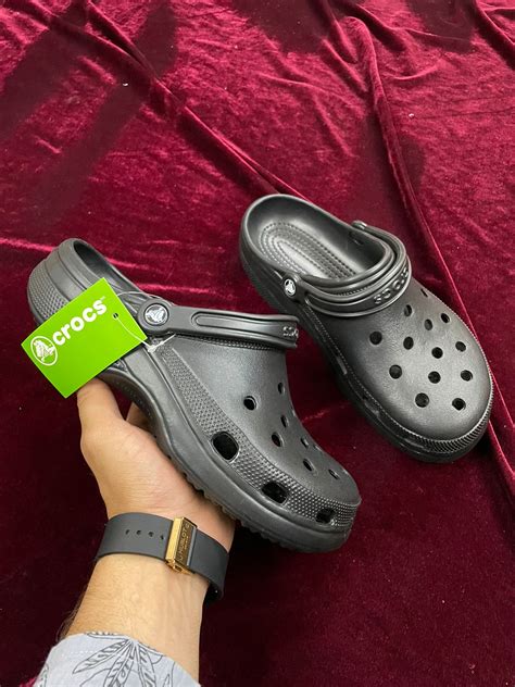 Crocs Classic Clogs (Black) – Bootify Trends