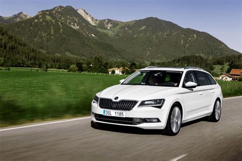 La Nouvelle Škoda Superb Combi Road And Motors