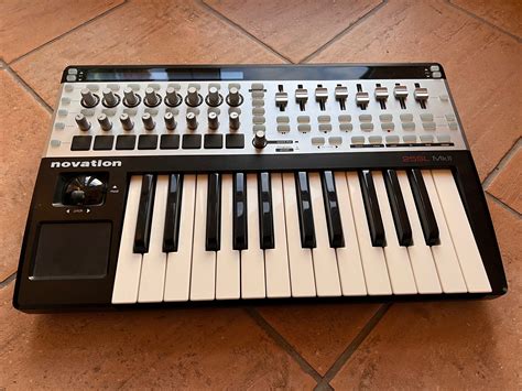 Novation Sl Mk Ii Su Mercatino Musicale In Master Keyboard