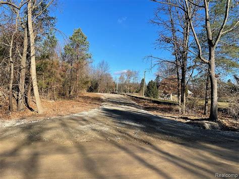 1 Larkins Rd, Brighton, MI 48114 | Zillow