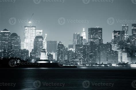 New York City black and white 8336843 Stock Photo at Vecteezy