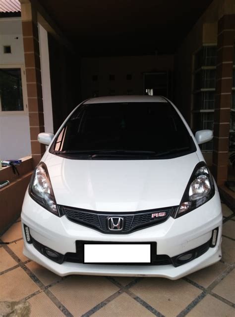 Honda Jazz Depan Rumah Jualan Mobil