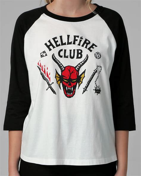 Riachuelo Camiseta Feminina Raglan Hellfire Club Branca Stranger Things