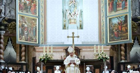 Monse Or Enrique Benavent Arzobispo De Valencia Una Iglesia En La