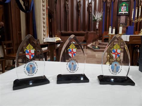 Bishop to Present Marian Award to 64 from Across Diocese - Roman