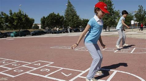 Juegos De Interior Educación Física Juegos Con Pelota Para Favorecer