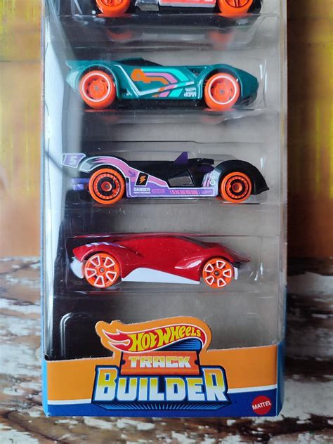 HOT WHEELS PACK TRACK BUILDER NEJLEPŠÍ AUTA NA DRÁHY Aukro