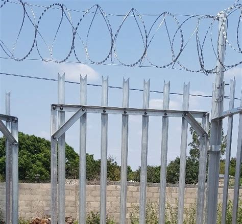 Factory Supply Hot Dip Galvanized Easily Assembled Palisade Fence For