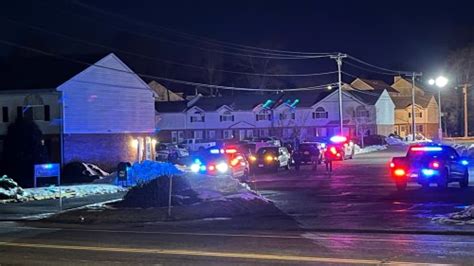 Man Shot Vehicle Outside Waterbury Apartment Complex Police Nbc Connecticut