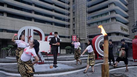 Gandeng Muda Mudi Bandung Ganjar Muda Padjajaran Gelar Pertunjukan