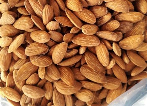 Kashmiri Shell Almonds Packaging Size Kg At Rs Kg In Kashmir