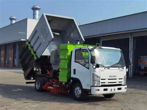 Isuzu Liters Vacuum Road Sweeper Cleaning Truck With Water Tank