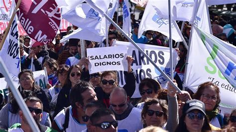 Docentes Rionegrinos Marchar N Este Martes En Los Puentes Habr Cortes